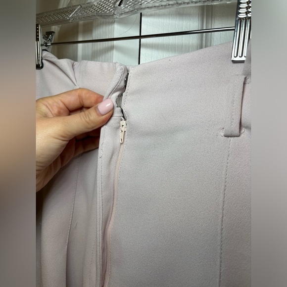 MNG Mango - Elegant Chic Feminine Office Wear Light Pink Trousers in Size USA 6 - Picture 4 of 7